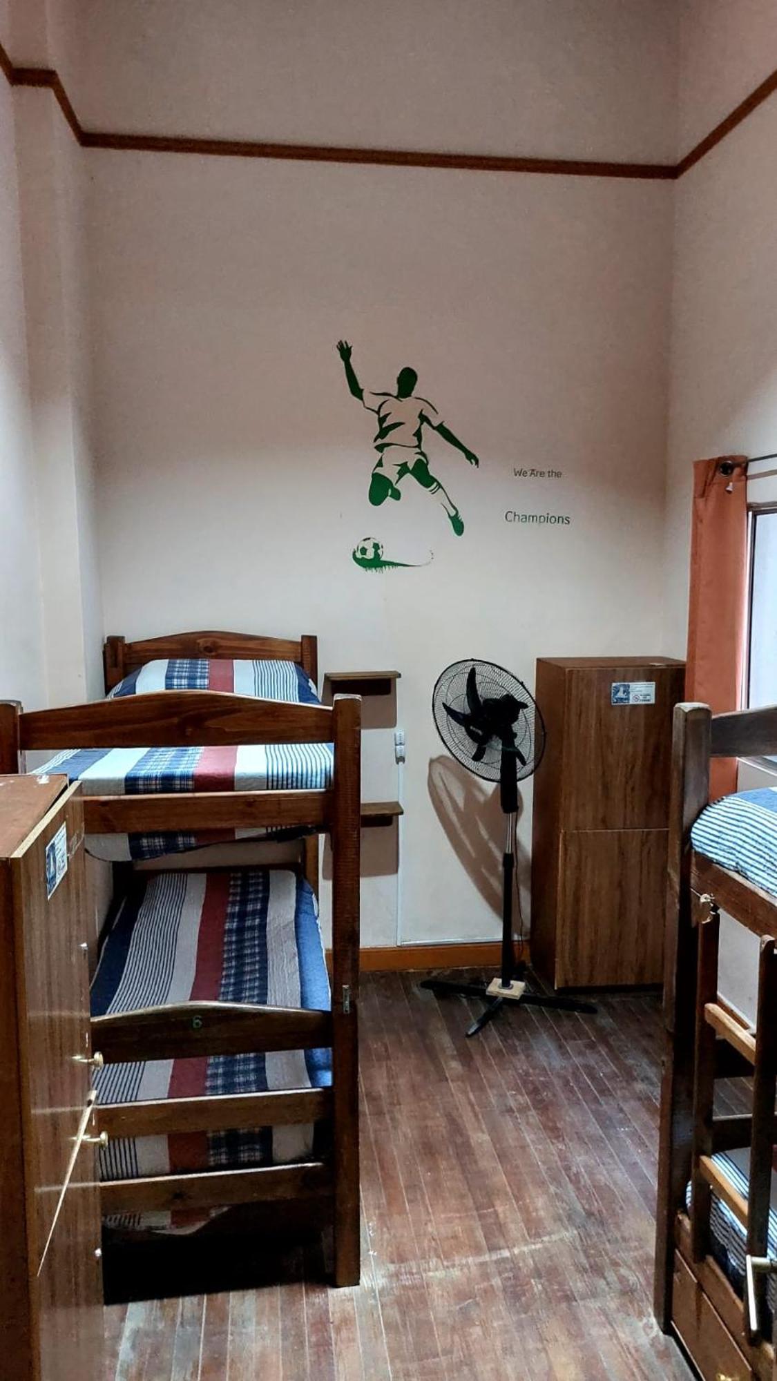 Posada Del Gaucho Hostel Montevideo Ngoại thất bức ảnh