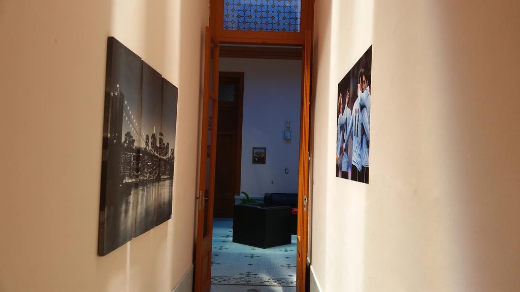 Posada Del Gaucho Hostel Montevideo Ngoại thất bức ảnh
